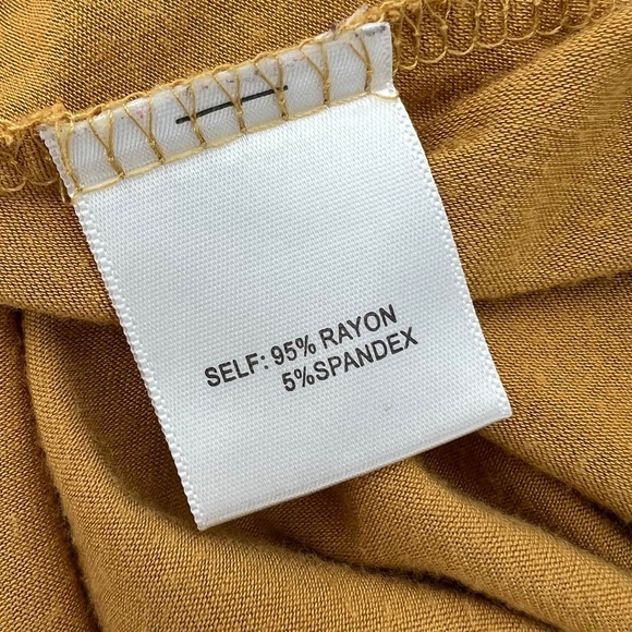 Rose & Olive Women's Jewel Tone Flowy Tank Top with Chain - Picture 5 of 6